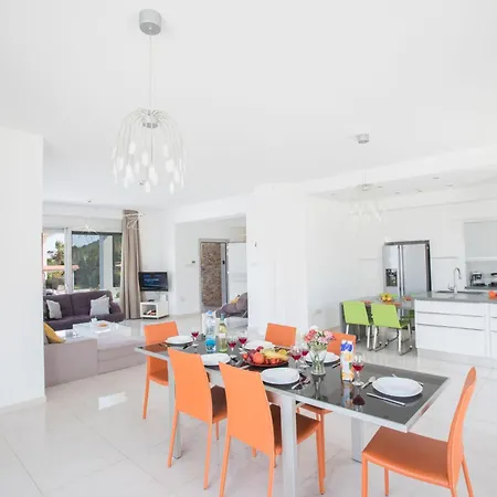 5 Schlafzimmer Privater Pool In Zentrum Semesterbostad *