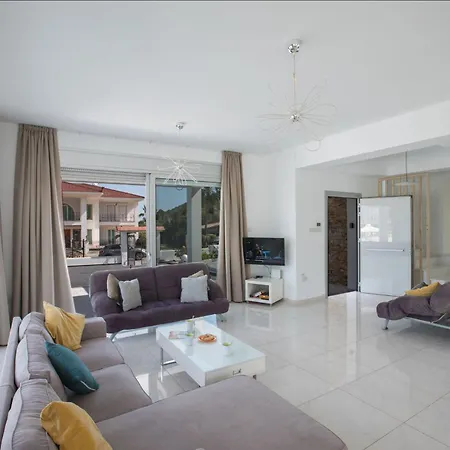 5 Schlafzimmer Privater Pool In Zentrum Semesterbostad Protaras
