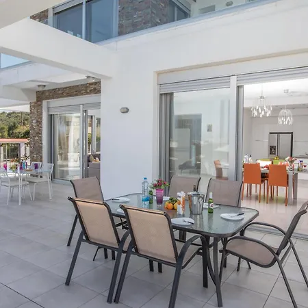 5 Schlafzimmer Privater Pool In Zentrum * Protaras