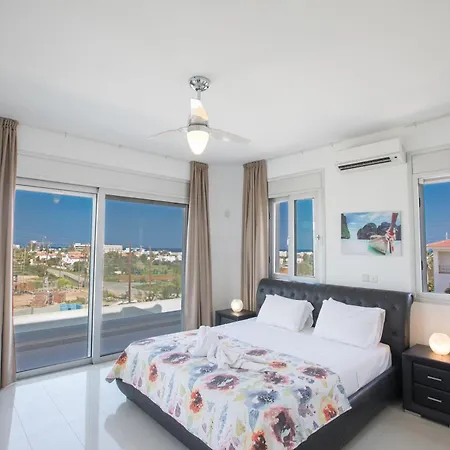 5 Schlafzimmer Privater Pool In Zentrum Semesterbostad *