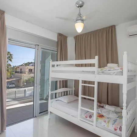 Semesterbostad 5 Schlafzimmer Privater Pool In Zentrum Protaras